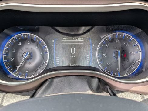 Used 2023 Chrysler Voyager LX FWD image 16