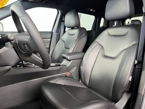 Used 2026 Jeep Compass Limited image 17