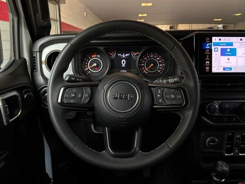 Used 2025 Jeep Wrangler Unlimited Sport AWD/4WD image 30