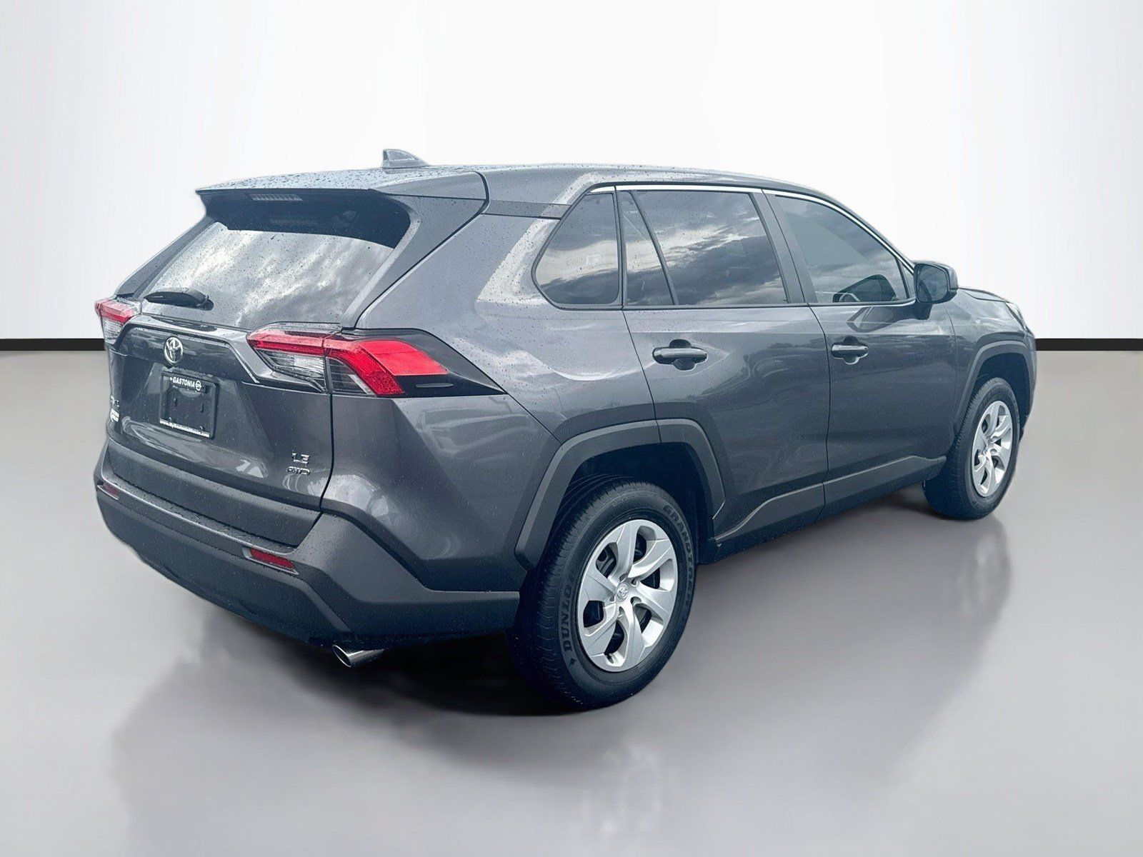Used 2022 Toyota RAV4 LE AWD/4WD image 7