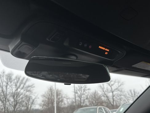 Used 2020 Chevrolet Camaro LT image 28