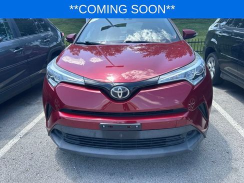 Used 2018 Toyota C-HR XLE FWD image 2