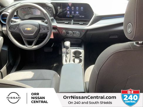 Used 2024 Chevrolet Trax LS FWD image 15