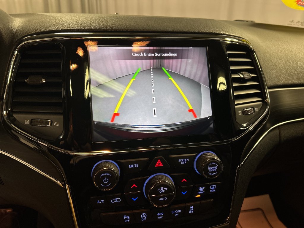 Used 2022 Jeep Grand Cherokee Limited AWD/4WD image 18