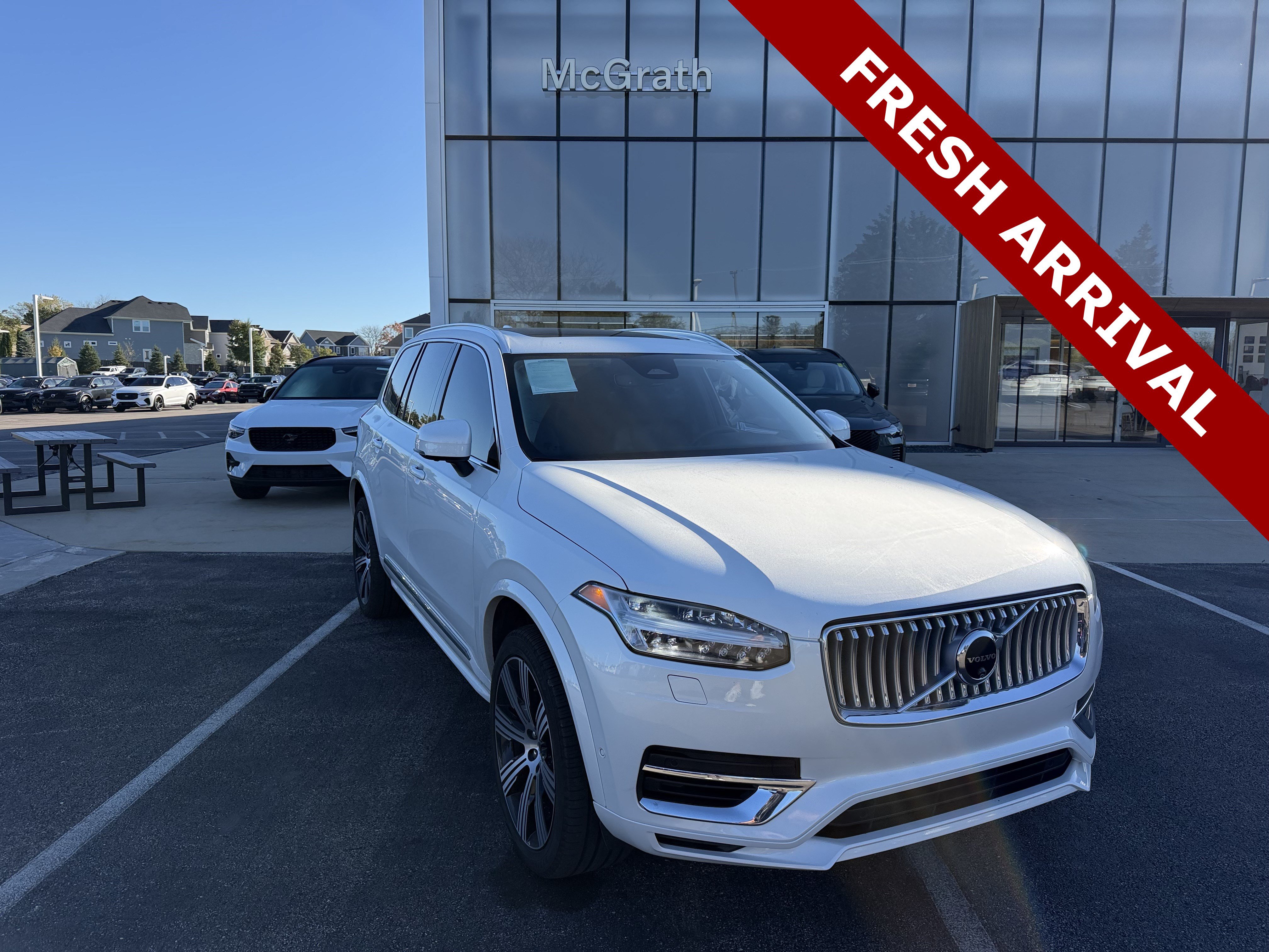 Used 2025 Volvo XC90 T8 Plus w/ Protection Package Premier AWD/4WD image 1
