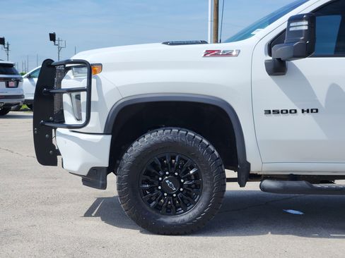 Used 2022 Chevrolet Silverado 3500 LTZ w/ LTZ Plus Package AWD/4WD image 9