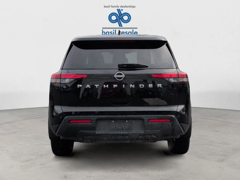 Used 2024 Nissan Pathfinder S image 5