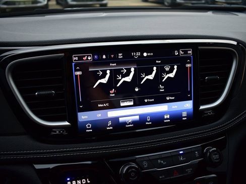 New 2026 Chrysler Pacifica Select w/ S Appearance Package FWD image 42