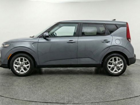 Used 2025 Kia Soul LX w/ LX Technology Package FWD image 5