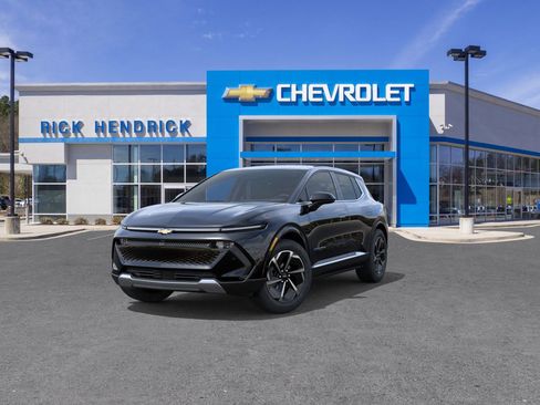 New 2025 Chevrolet Equinox EV LT image 10