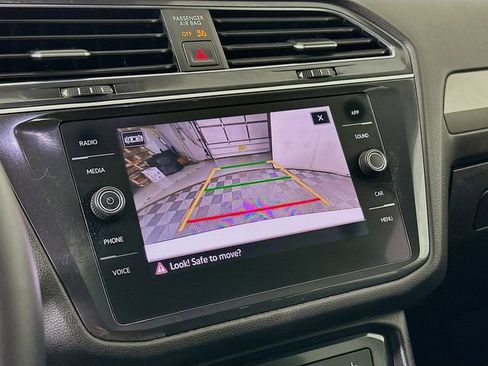 Used 2022 Volkswagen Tiguan SE image 14