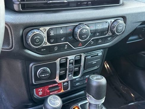 Used 2024 Jeep Wrangler Unlimited Sport AWD/4WD image 5