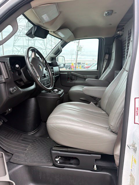 Used 2019 Chevrolet Express 3500 w/ Driver Convenience Package RWD image 11