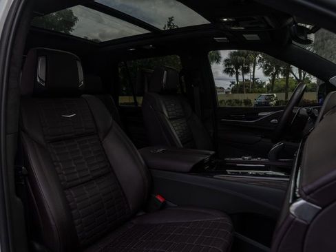 Used 2023 Cadillac Escalade V image 29