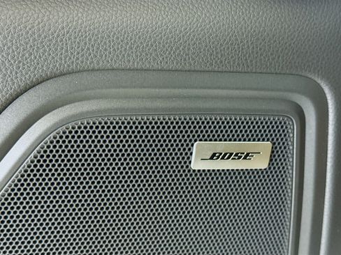 Certified 2025 Porsche Macan image 12