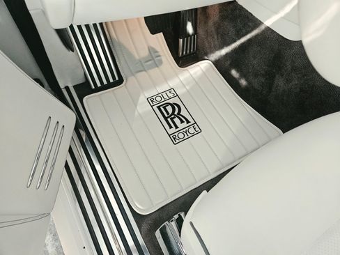 Used 2007 Rolls-Royce Phantom Sedan RWD image 23