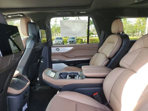 New 2025 Lincoln Navigator Black Label image 11