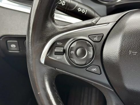 Used 2019 Buick Enclave Essence AWD/4WD image 23