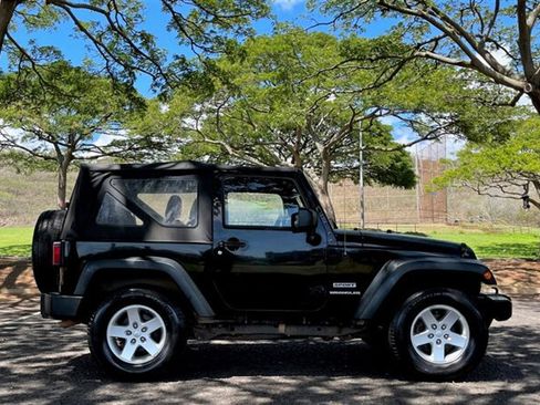 Used 2015 Jeep Wrangler Sport w/ Quick Order Package 24S AWD/4WD image 9