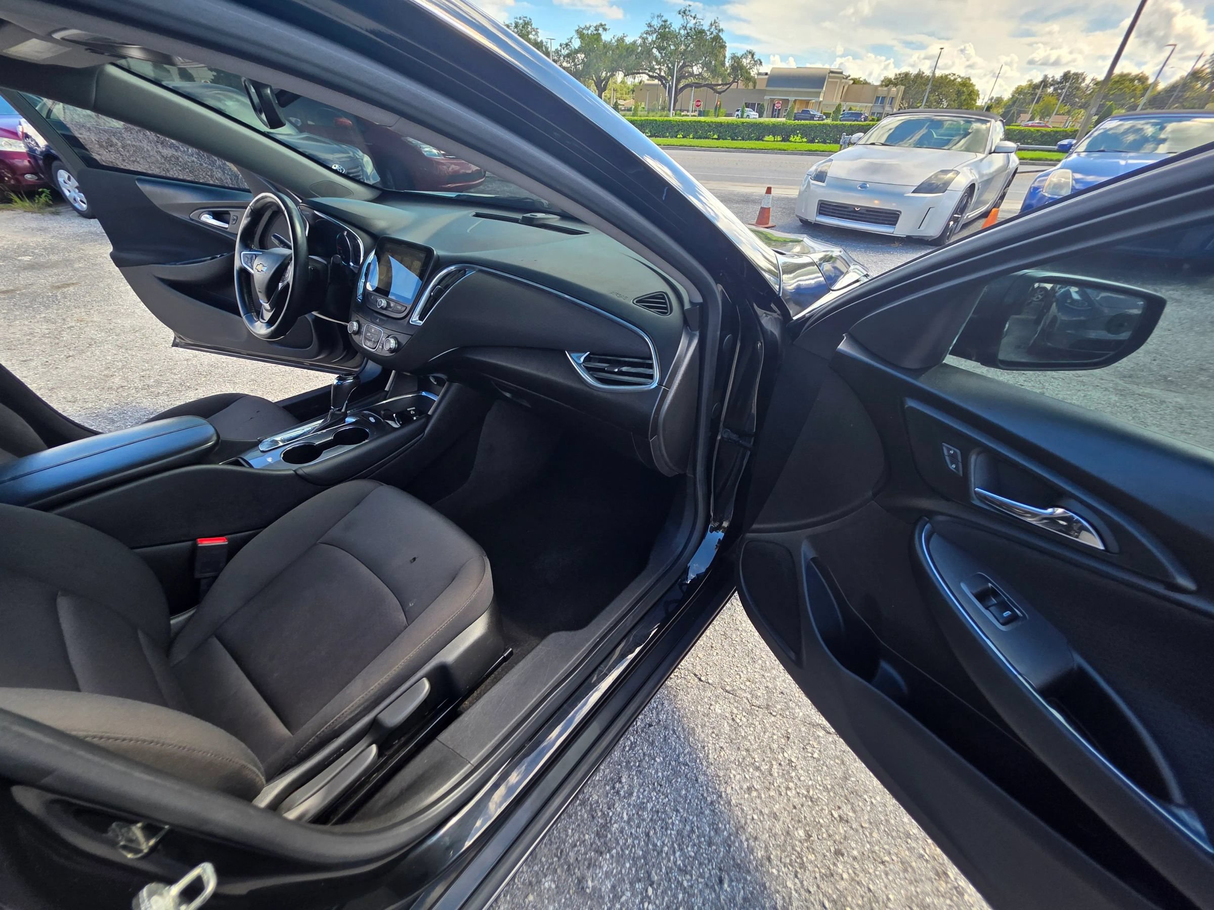 Used 2018 Chevrolet Malibu LT FWD image 19