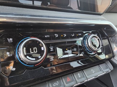 Used 2025 GMC Sierra 2500 Denali Ultimate image 18