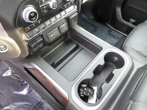 Used 2021 GMC Sierra 1500 SLT w/ SLT Premium Package image 26