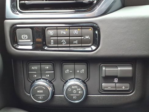 New 2026 GMC Yukon XL AT4 Ultimate AWD/4WD image 25