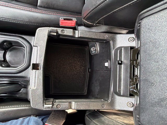 Used 2025 Jeep Gladiator Rubicon w/ Convenience Group AWD/4WD image 33