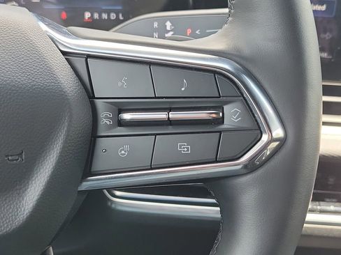 Used 2025 Chevrolet Equinox LT FWD image 25