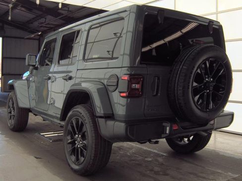 Used 2025 Jeep Wrangler Unlimited Sahara w/ Safety Group image 6