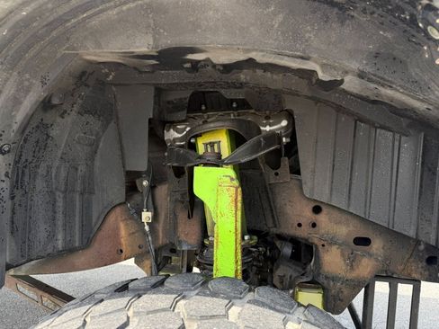 Used 2017 Nissan Titan SL image 21