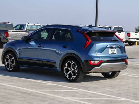 Used 2024 Kia Niro EX Touring FWD image 6