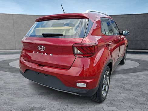 Certified 2025 Hyundai Venue Limited FWD image 10