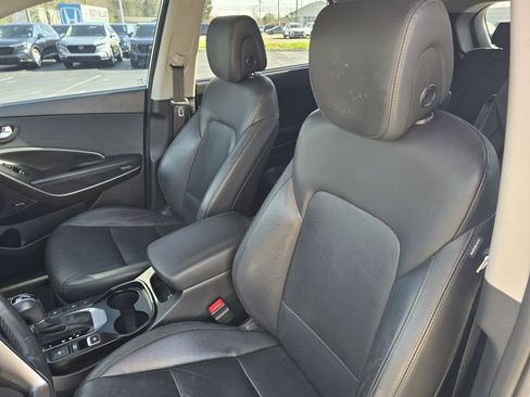 Used 2017 Hyundai Santa Fe Limited image 13