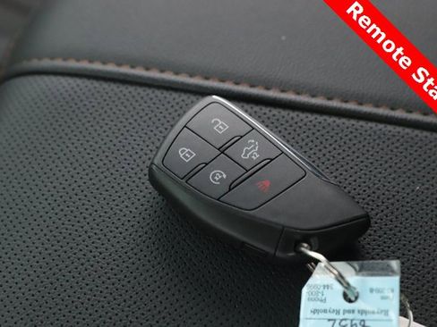 Used 2025 GMC Sierra 1500 AT4 w/ AT4 Preferred Package image 3