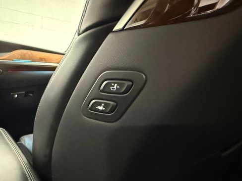 Used 2017 Genesis G90 3.3T Premium image 45