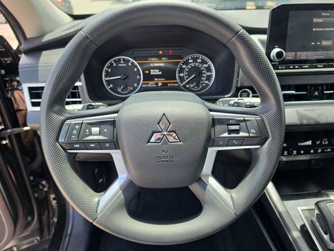 Used 2022 Mitsubishi Outlander ES FWD image 28