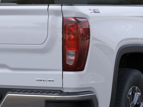 New 2026 GMC Sierra 1500 SLE image 11