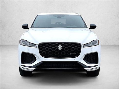 Used 2025 Jaguar F-PACE R-Dynamic S image 3