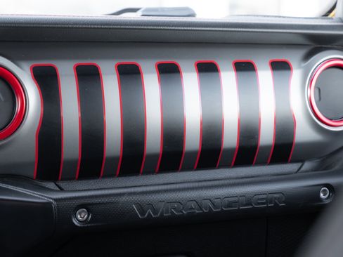 Used 2019 Jeep Wrangler Unlimited Rubicon image 16