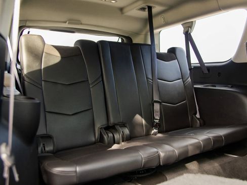 Used 2016 Cadillac Escalade ESV Luxury AWD/4WD image 30