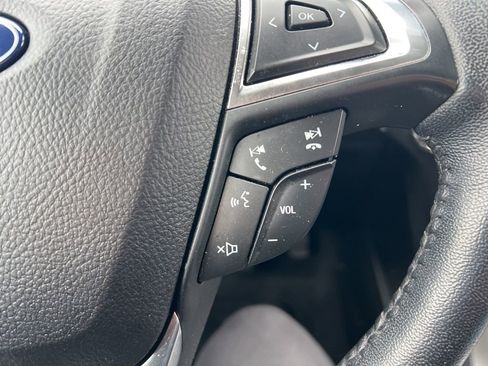 Used 2023 Ford Edge SEL image 19