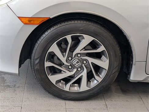 Used 2018 Honda Civic EX image 4