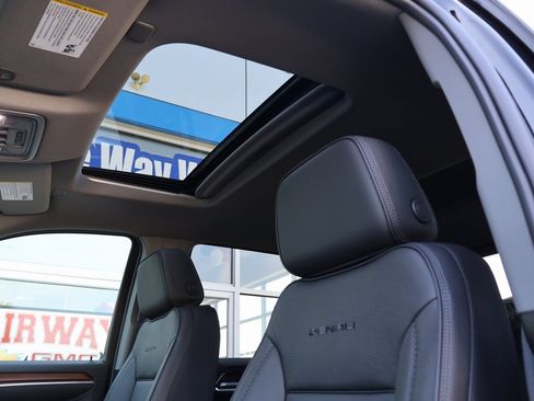 New 2026 GMC Sierra 1500 Denali w/ Denali Reserve Package image 28