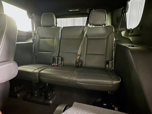 Used 2022 GMC Yukon SLT w/ SLT Luxury Package RWD image 29
