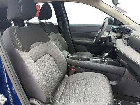 Used 2026 Nissan Kicks SV FWD image 16