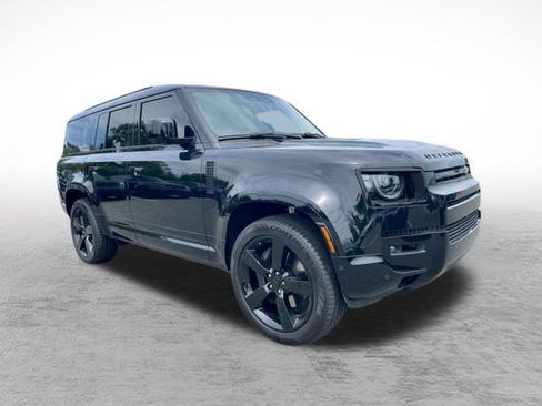 Used 2026 Land Rover Defender 130 X-Dynamic SE AWD/4WD image 3