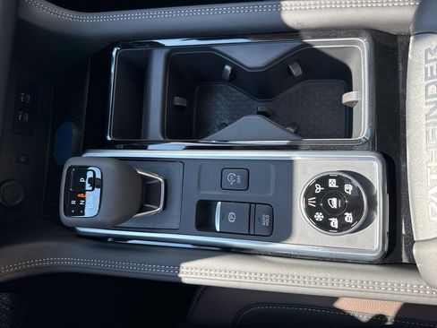 New 2026 Nissan Pathfinder Platinum AWD/4WD image 22