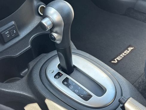 Used 2018 Nissan Versa SV FWD image 21