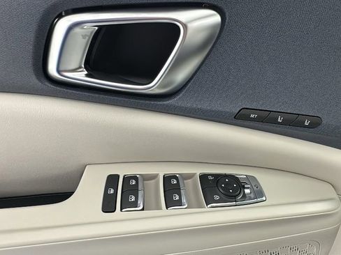 New 2026 Kia Carnival EX FWD image 22